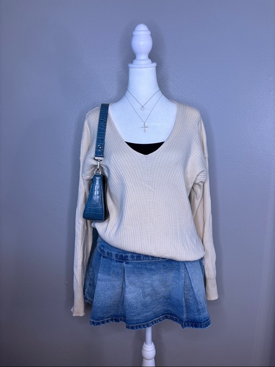Calvin Klein Sweaters - Calvin Klein Ribbed Sweater ‼️LISTING IS FOR SWEATER ONLY‼️
